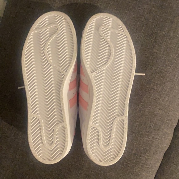 Brand New Adidas Super Star Sneakers in Pink/White size8 with Box - Picture 4 of 5